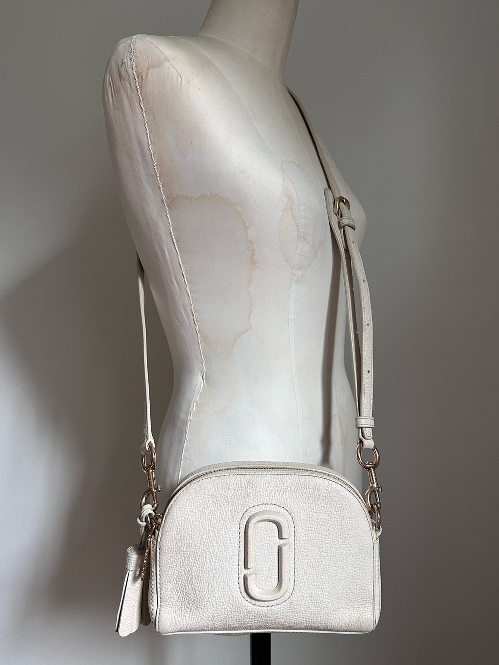 Marc Jacobs Shutter Crossbody Purse Cream Gold Hardware Oatmilk Classic